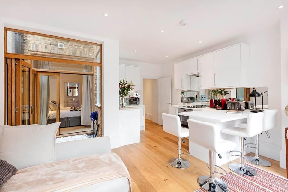 Apartment | 2 bedrooms, iron/ironing board, free WiFi, bed sheets