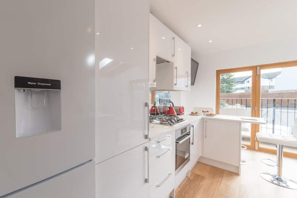 Apartment | Private kitchen | Fridge, microwave, oven, stovetop