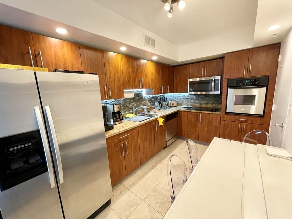 Kitchen fully equipped with daily necessities