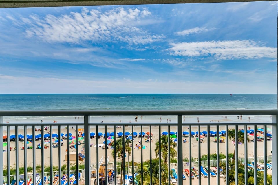 Spectacular balcony view 