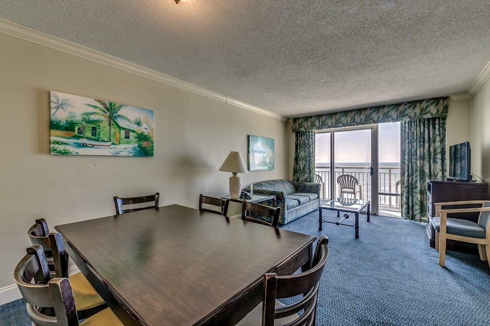Large dining room 