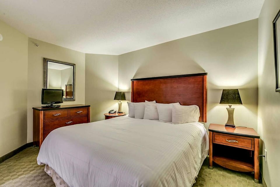 Spacious with flat screen TV 