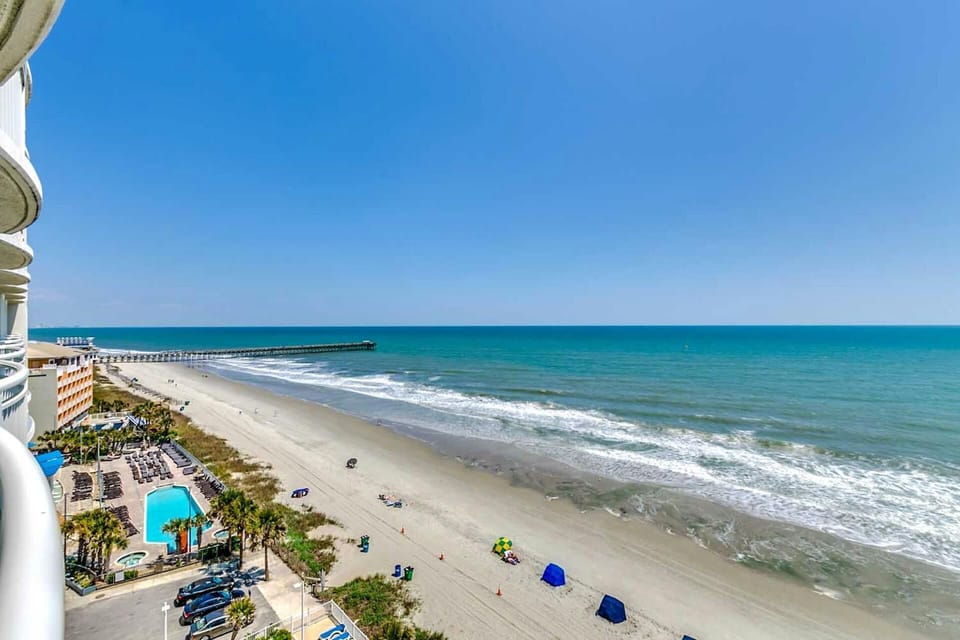 Gorgeous beach view 