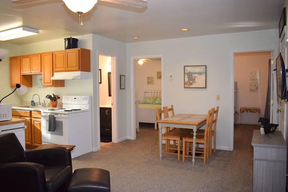 Dining Area off of Kitchen and Living Room