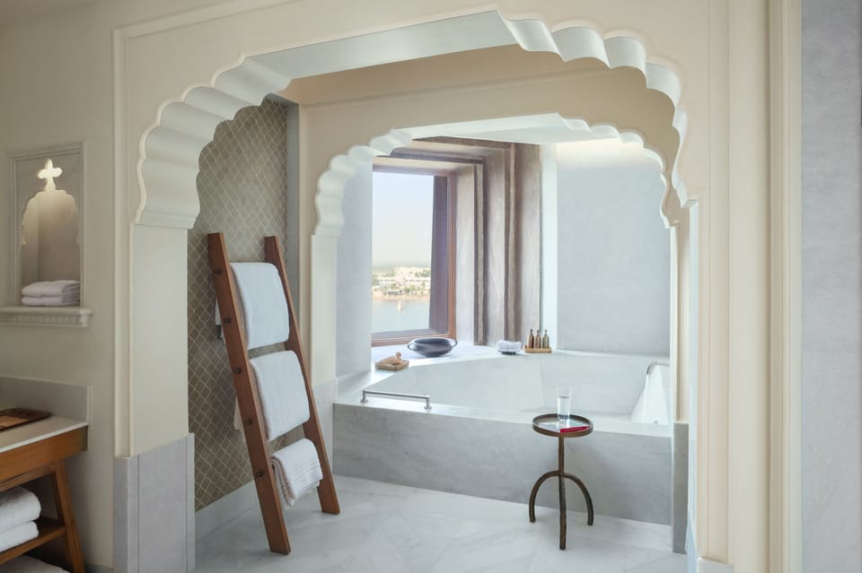 Rani Rajkumari Suite | Bathroom | Separate tub and shower, rainfall showerhead, free toiletries