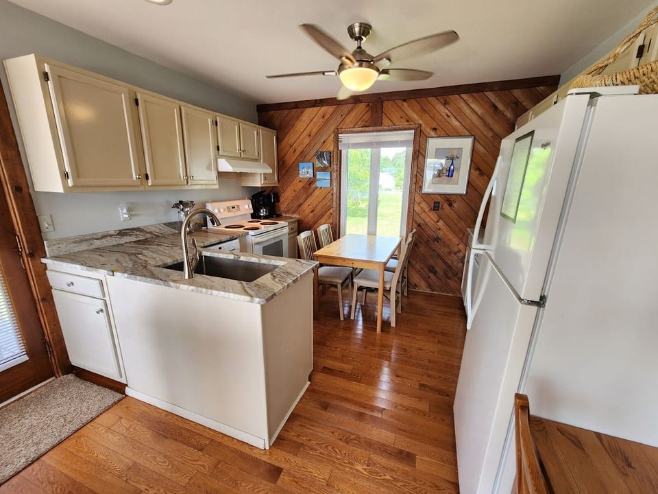 Updated Eat-In Kitchen Perfect for Gathering