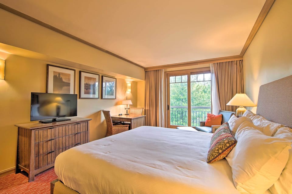 Bedroom | King Bed