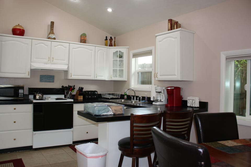 Kitchen Dining Area