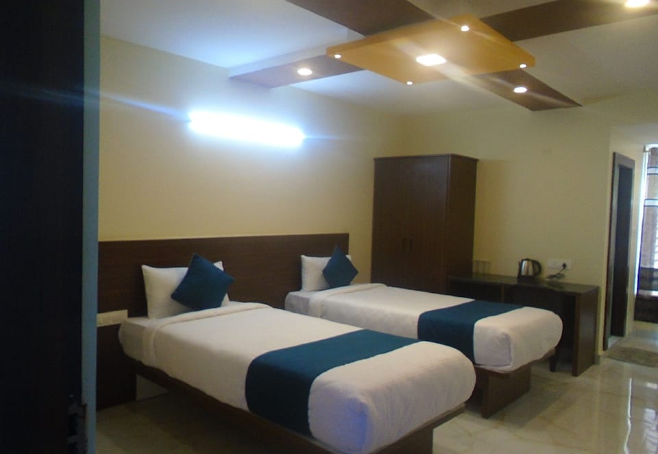 Deluxe Double Room | Premium bedding, individually furnished, bed sheets