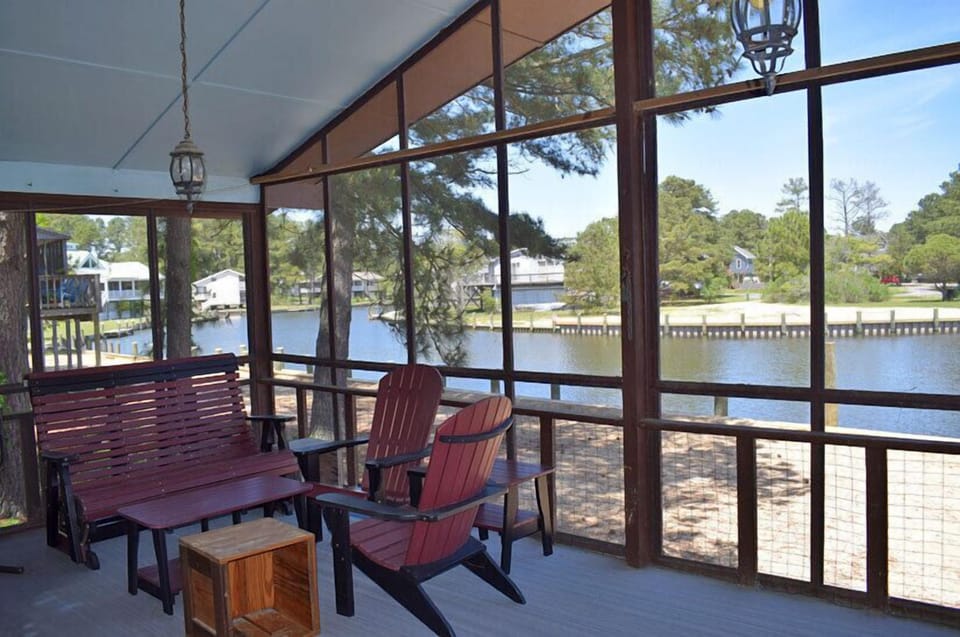 Screened in Porch
