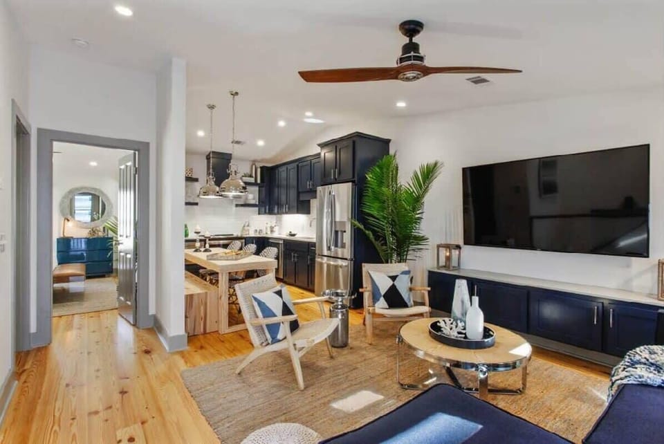 Open Concept Living Room | XL Flat Screen TV | Ceiling Fan | Second Floor
