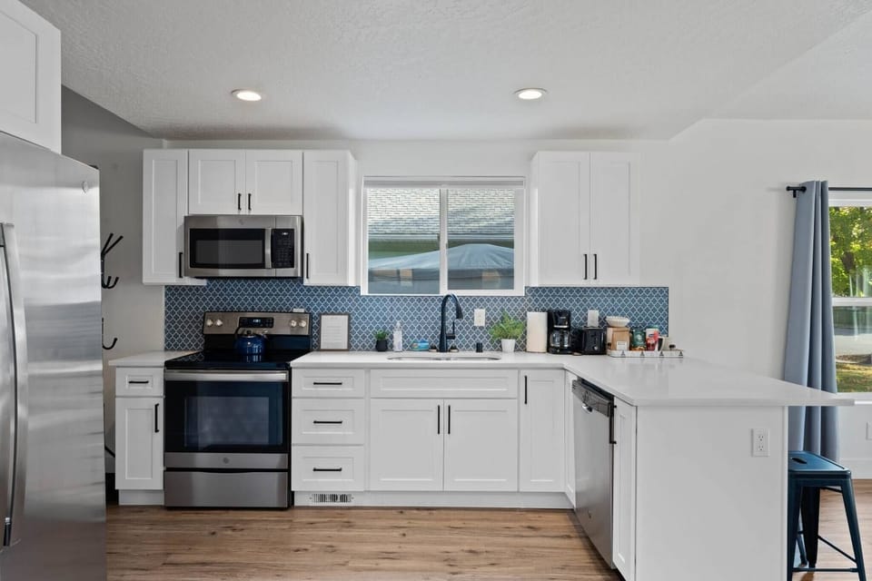 Fully Stocked Kitchen