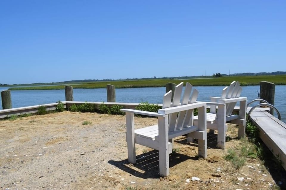 Private bulkhead boat dock located on Little Oyster Bay