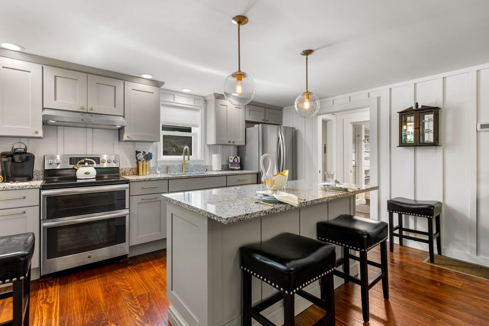 All new kitchen and appliances! ☕️