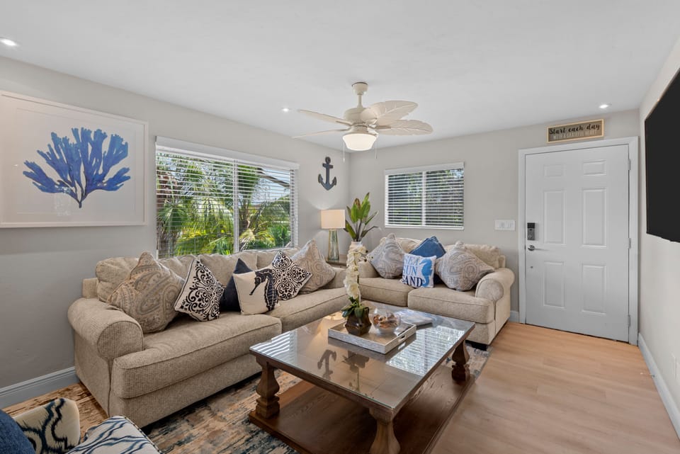 Living Room (1)