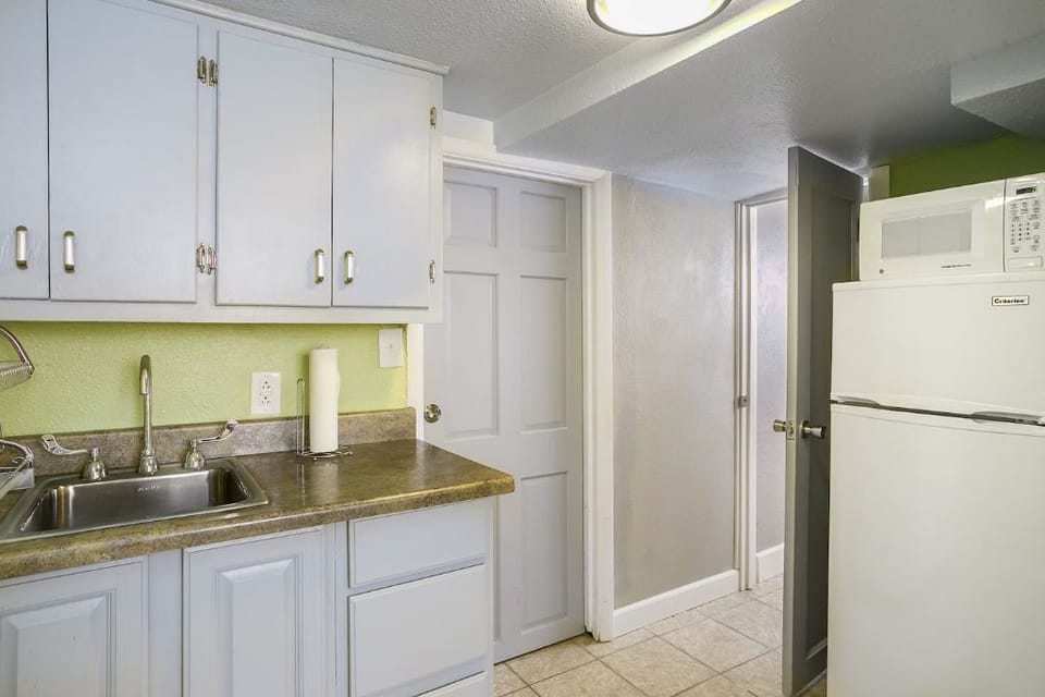 Kitchenette Area