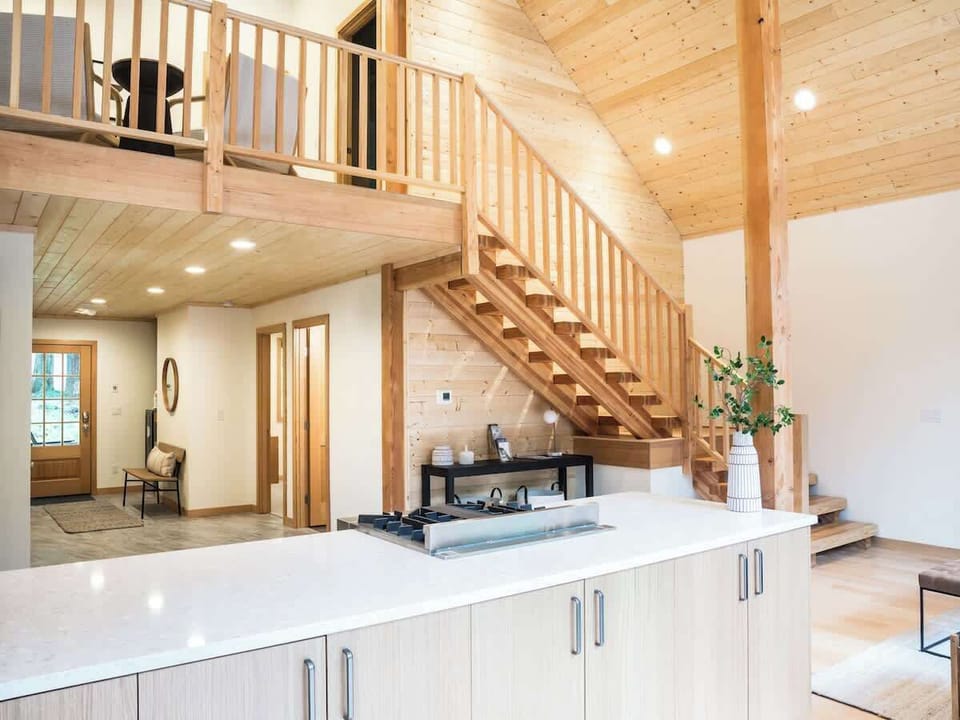 Kitchen & Front Entry