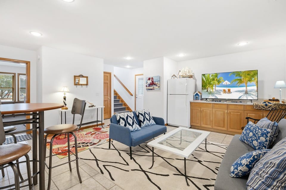 Bottom level entertainment area.