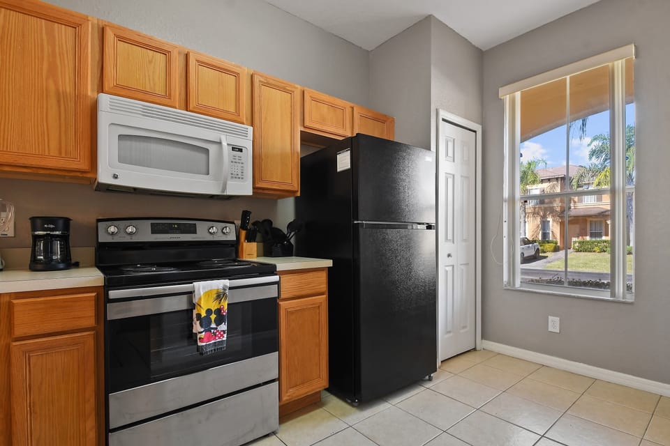 Updated appliances, bright kitchen