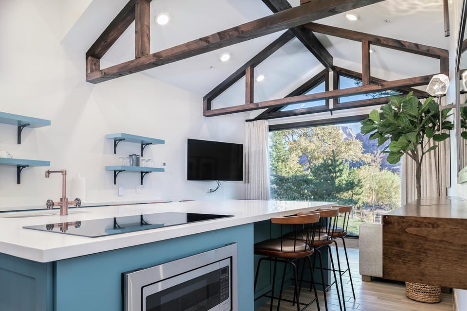Grand Villa, 1 King Bed | Private kitchen | Fridge, microwave, coffee/tea maker, freezer