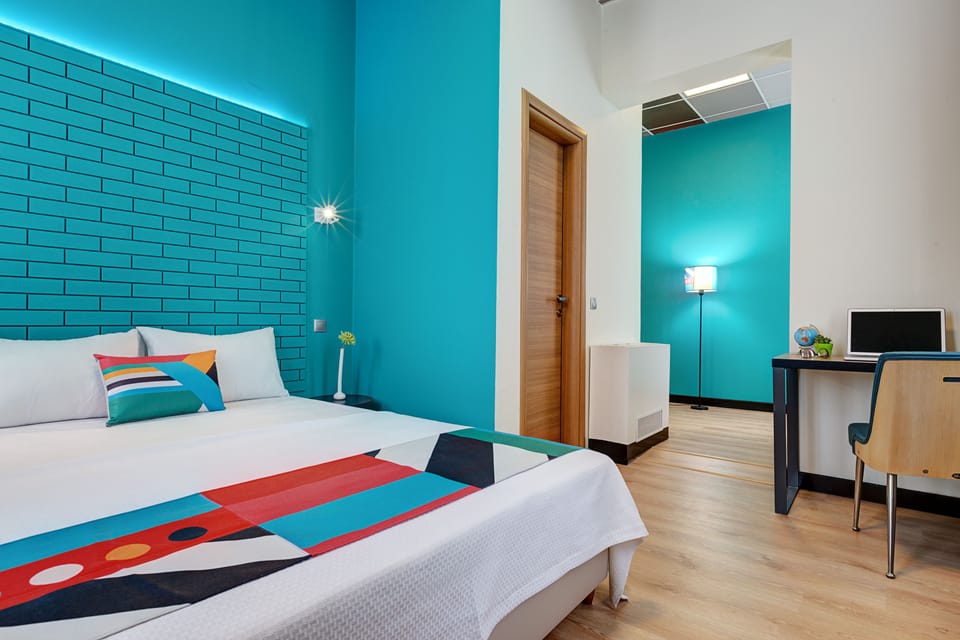 Deluxe Room, 1 Bedroom, Sea Facing (Corner Deluxe ) | Premium bedding, individually decorated, individually furnished, desk