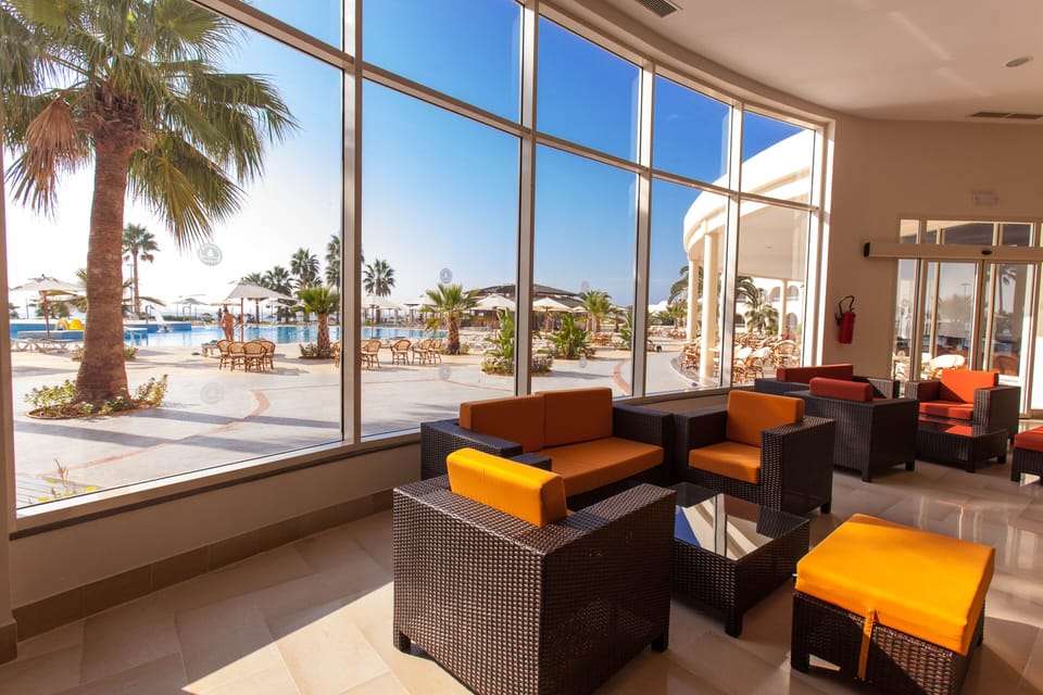 Lobby lounge