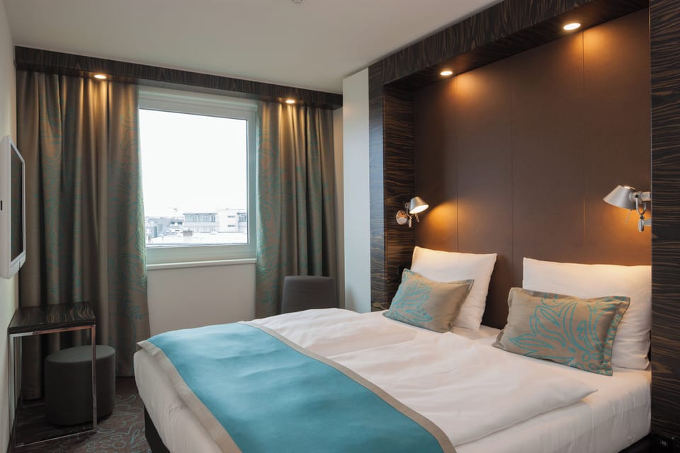 THE ONE | Egyptian cotton sheets, premium bedding, desk, soundproofing