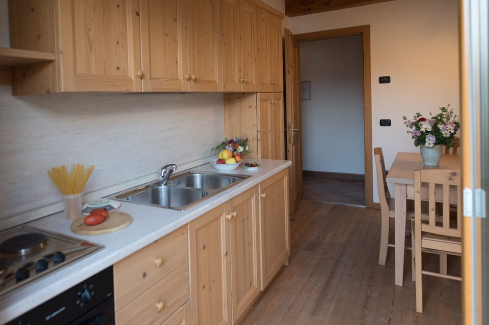 Apartment, 2 Bedrooms | Private kitchenette