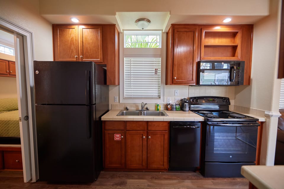 Elite Cottage, 2 Bedrooms (Linens Included) | Private kitchen | Coffee/tea maker, fridge, microwave, oven