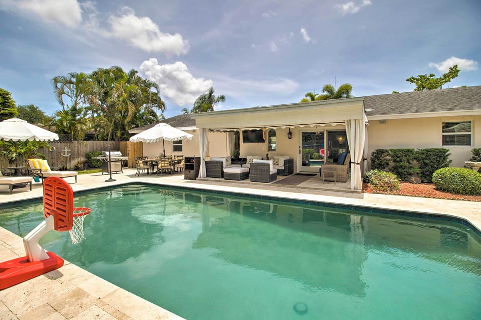 Private Heated Pool | Ring Doorbell (Facing Out) | Step-Free Access