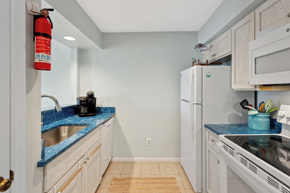 You'll love cooking up a fresh seafood dinner in the fully-stocked nautical-themed kitchen.
