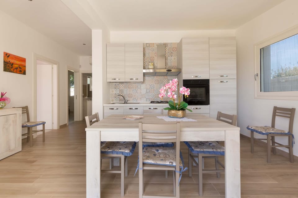 Full-size fridge, oven