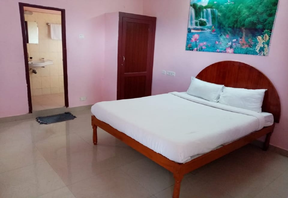 Standard Double Room | Premium bedding, rollaway beds, bed sheets