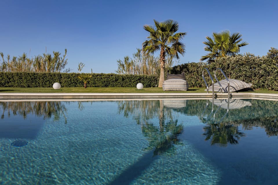 55 m2 private swimming pool. The pool can also be heated for an additional daily charge.