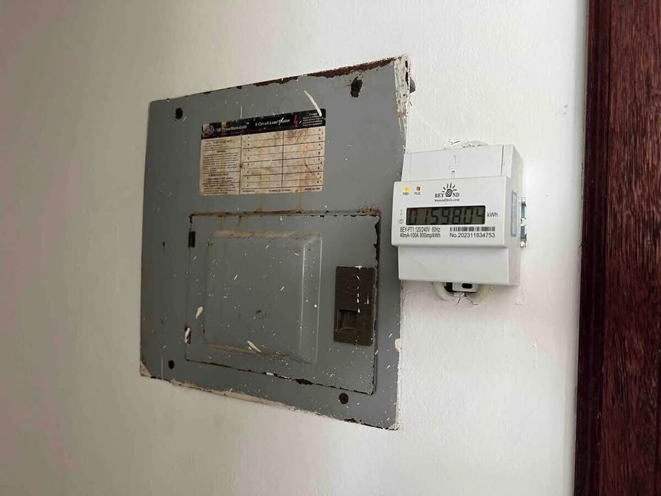 electric meter. We take a picture at check In a the same procedure at check out. you will only pay for your electric usage.
