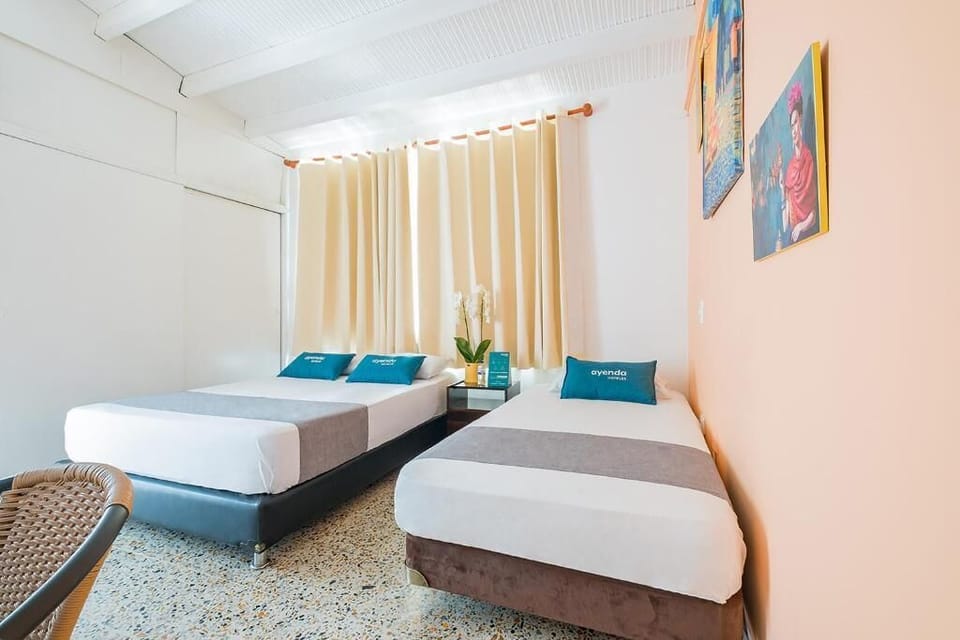 Hypo-allergenic bedding, desk, free WiFi, bed sheets