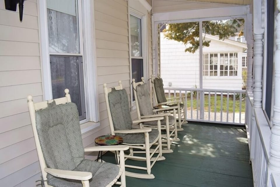 You can relax on the Rockers!