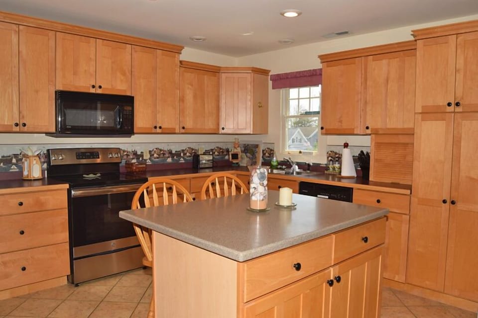 Kitchen Island 
