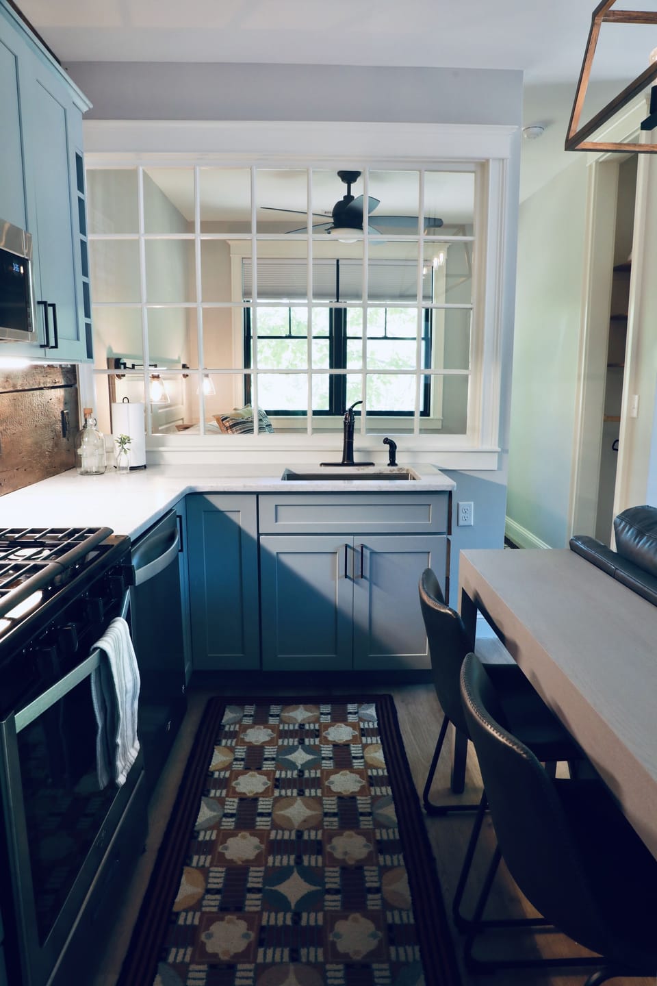 Full Kitchen, fully stocked!