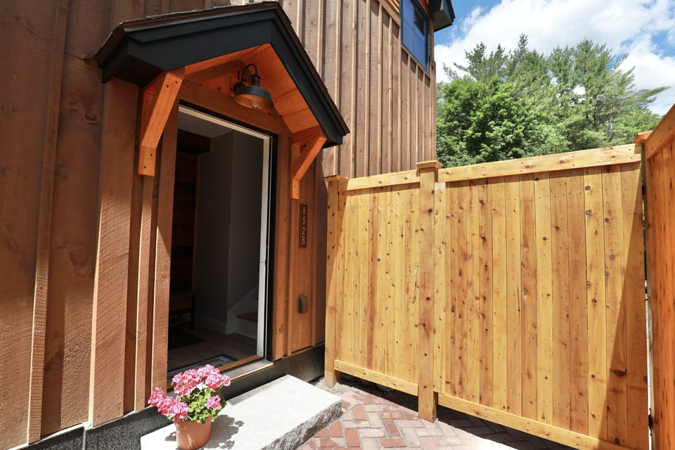 Courtyard private entry way