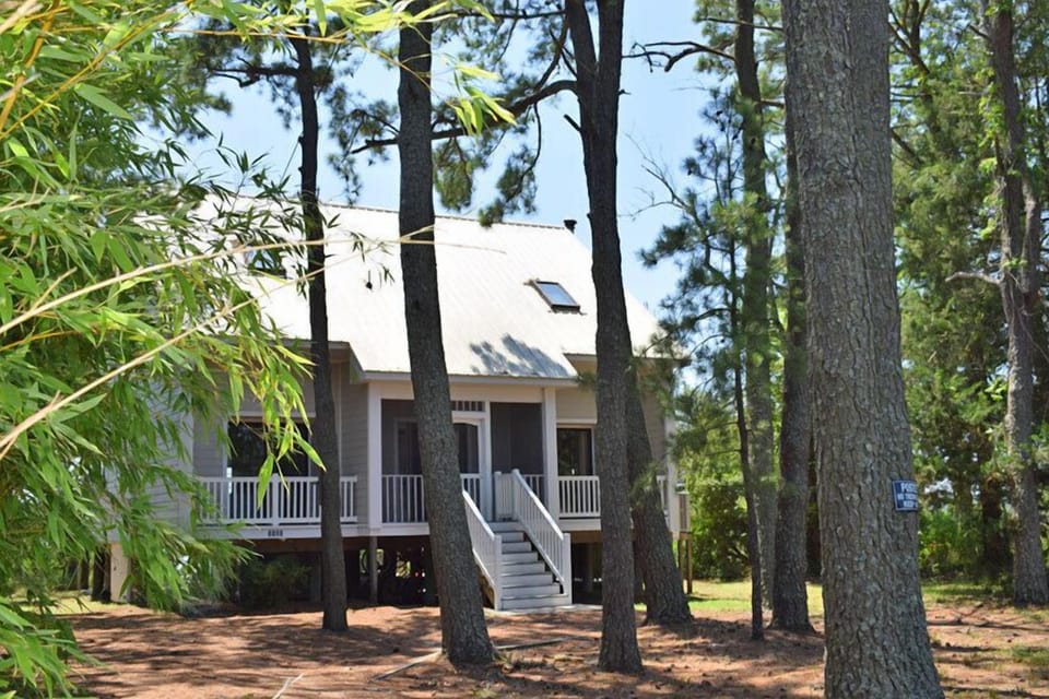 Front of house, secluded