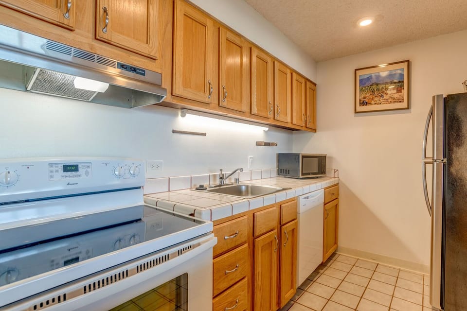 Kitchen has everything you need to cook all your meals