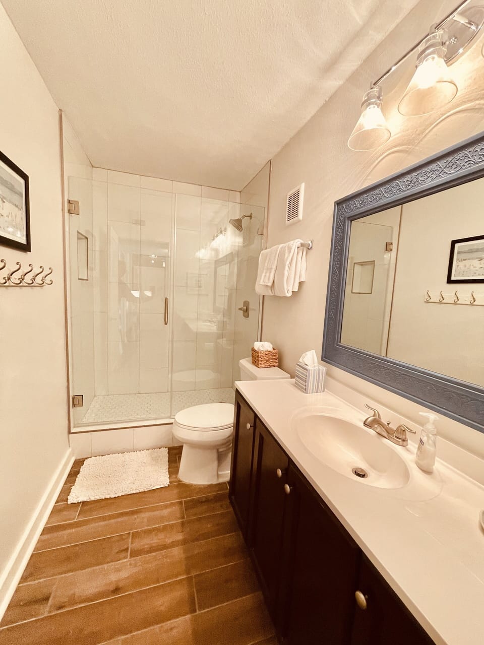 Guest bathroom 