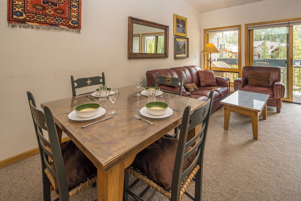 Gather for dinner | Main Level