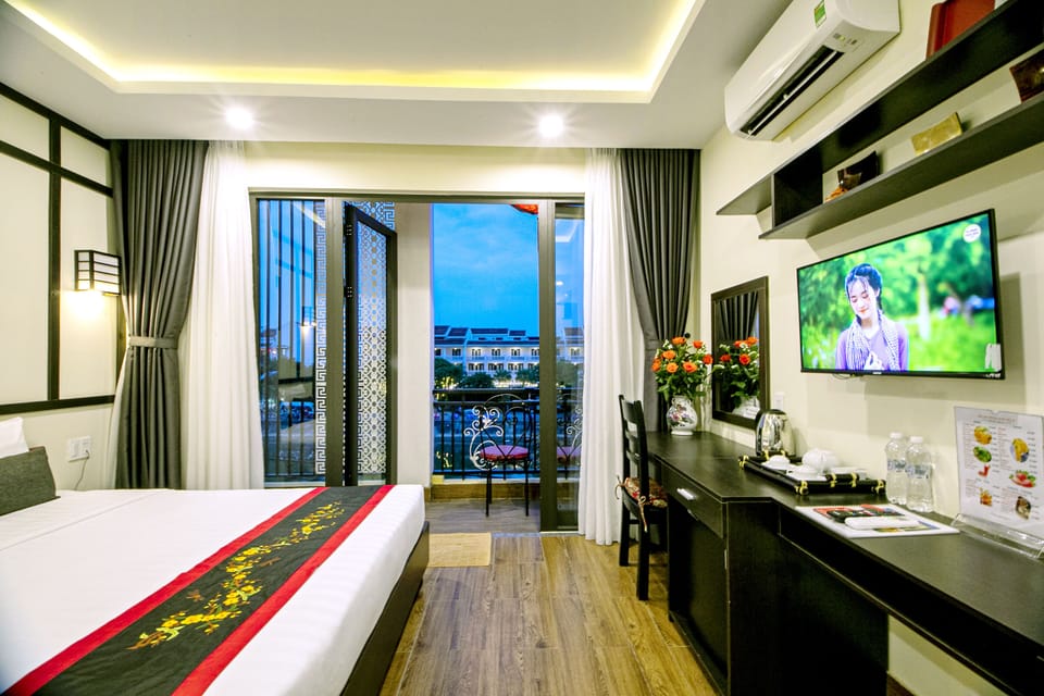 Minibar, desk, blackout drapes, soundproofing