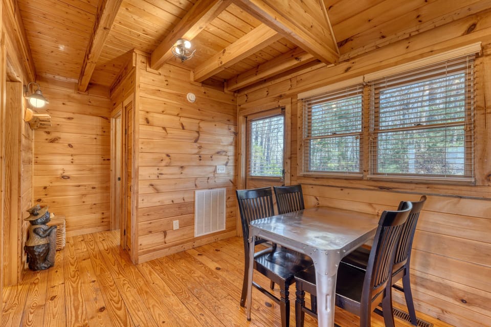 Nice weekend cabin getaway-Morgan (Jan 22 – 26, 2025)