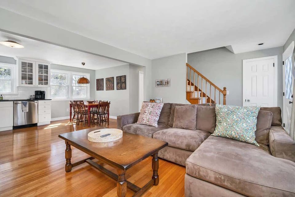Open Concept Livingroom, Dinning Area, and Kitchen