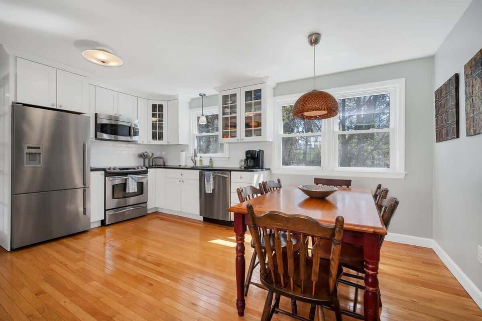 Kitchen and Dinning Area