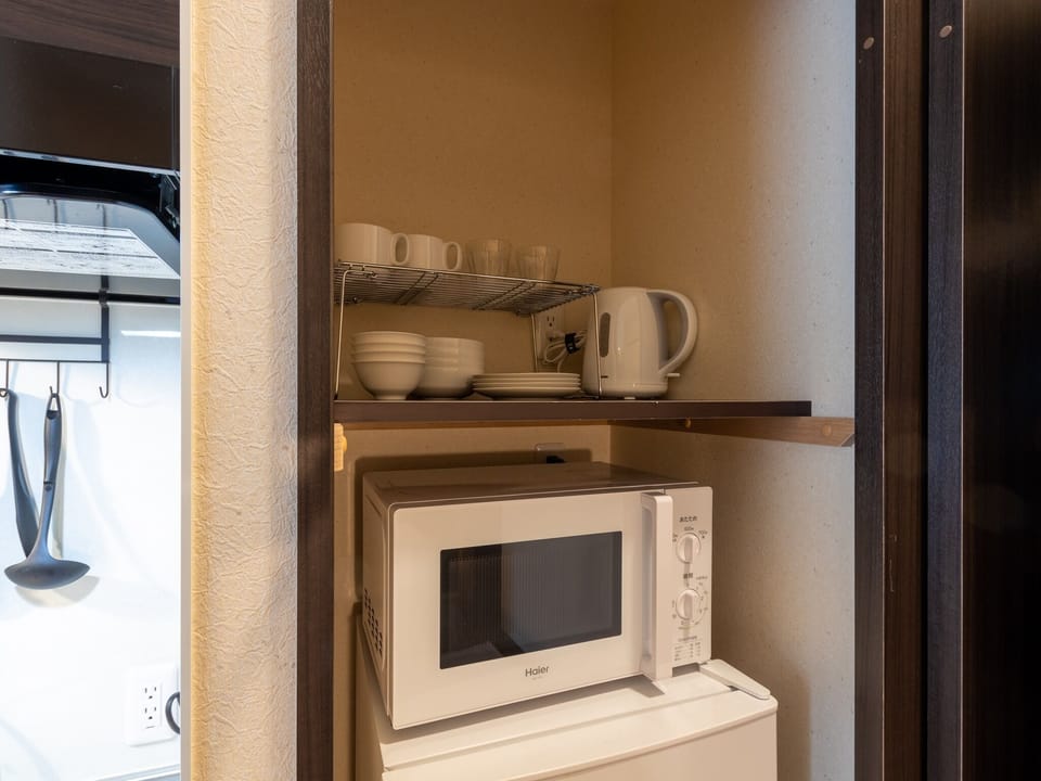 Mug, glass, bowl, deep plate, small plate, etc. Mug, glass, bowl, deep plate, small plate, etc.