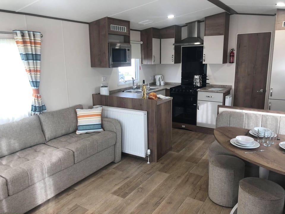 Superior Mobile Home | Private kitchen